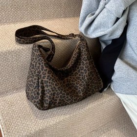 Resim Kadın Leopar Desenli - Yumuşak Polyester, Geniş Kapasiteli, Ayarlanabilir Askılı, Fermuarlı, Kahverengi & Tasarım, Günlük Kullanım İçin Mükemmel, Günlük Aksesuar | Leopar Desenli Çanta | Dayanıklı Fermuarlı Kapanış 