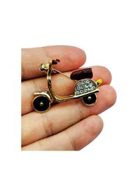 Resim Kristal Taşlı Scooter Tasarımlı Broş Altın Renk Şık Retro Motor Figürlü Aksesuar Bordo 