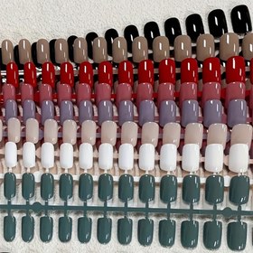 Resim 120 Adet Kısa Kare Yapışkanlı Sahte Tırnak - Karışık Çok Renkli Parlak Akrilik Tırnaklar, Partiler, Günlük Kullanım & Etkinlikler için Kolay Uygulanabilir Yeniden Kullanılabilir Yapay Tırnaklar 