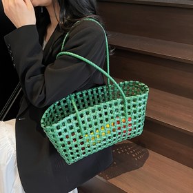 Resim Vintage Yeşil Oyuk Dokuma Çanta Kadınlar için - Büyük Kapasiteli, Renkli Vurgularla Trend Omuz ve El Çantası, Günlük Kullanım için Hafif Plastik Tasarım 