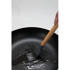 Resim Ahşap Saplı Siyah Silikon Uçlu Yağ ve Yemek Fırçası - Dayanıklı Silikon Uçlu Yağ Fırçası 