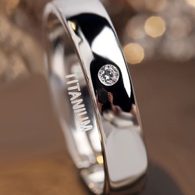 Resim 1 Adet Geniş 5mm Modern Kare Bezel Ayarlı Yüzük - Minimalist Nikah Bandı, Erkek ve Bayanlar İçin Dikdörtgen Bezelli Takı, Dayanıklı Günlük & Resmi Alyans, Evlilik/Yıl dönümü/Sevgililer Hediyesi - Rahat Oturumlu, Tüm Sezon Giyilebilir Alternatif (Gerekli Değildir) - Çiftler, İnciler ve Özel Anlar için Lüks Beyana Parça - Pürüzsüz Cila Kaplamasız Bitim, Kaynaklı Beklenmeyecek Şık Desen 