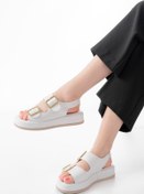 Resim Genel Markalar 1187 Beyaz Dolgu Topuk Lastik Baretli Kadın Sandalet 