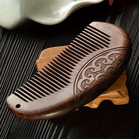 Resim El yapımı Sandal Ağacı Saç Tarak, Antik Oyma Tasarım, Doğal Ahşap Masaj Tarak Saç Tasarımı ve Scalp Stimülasyonu için, Normal Saç için Taşınabilir 