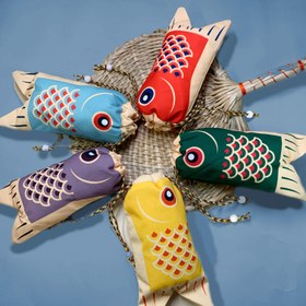 Resim 1/2 adet balık desenli evrensel kolye askılı çekme ipi taşınabilir küçük dekoratif çanta, mini hediye çantası, makyaj çantası, takı çantası, parti hediye çantası, yeniden kullanılabilir organik saklama çantası, sergi düğün hediye çantası, Bohem baskı çanta 