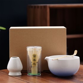Resim 4 adet çoklu stil iki renkli seramik matcha dört parça kek yapma araçları, matcha kasesi, matcha fırçası, match fincanı ve çırpıcı çay süzgeci ayaklı kaşık yeşil çay yapmak için kaseler 