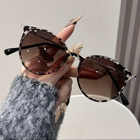 Resim Unisex Y2K Retro Büyük Boy Yuvarlak Gözlük - Kaplumbağa Desenli & Kahverengi Tonlu Dekoratif Lens, Hafif Minimalist Çerçeve Erkek ve Kadınlar İçin, Parti, Okul, Alışveriş için Çok Amaçlı Günlük Gözlük - Noel, Sevgililer Günü, Cadılar Bayramı, Paskalya, Yeni Yıl için İdeal Hediye (Aksesuar Dahil Değildir) 