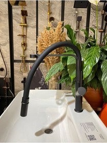 Resim İsaoğlu Yapı Siyah Mutfak Bataryası Siyah Evye Musluğu Uzayan Sistem Modern Tasarım Siyah 