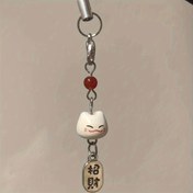 Resim Kırmızı Boncuklu 1 Adet Şanslı Kedi Telefon Şansı - Geleneksel Maneki Neko Cep Telefonu Askısı - Uğurlu Japon Muska Asılı Süs 