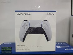 Resim sıfır orjinal Playstation 5 oyun kolu beyaz renk 
