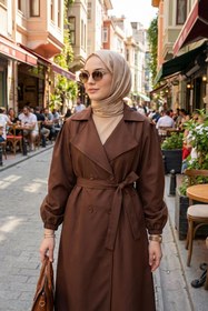 Resim adamila Kadın Kahverengi Kuşaklı Tesettür Trençkot Mevsimlik Uzun Kap Ceket Çift Düğmeli Şık Ofis & Günlük 
