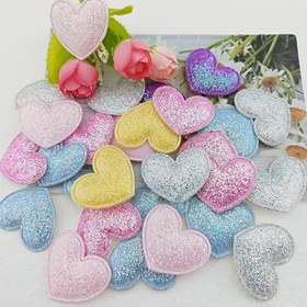 Resim 50 adet Parlak Glitter Kalp Yamaları, Çeşitli Renkler, DIY Saç Bantları, Saç Tokaları, Yay Kravatları, Şapka Dikiş Aksesuarları El Sanatları Dekorasyonu için 