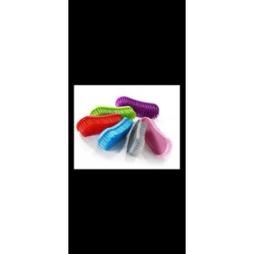 Resim Kırmızı Halı ve Fırça Seti, Temizlik ve Dekorasyon Için Şık Seçenek 