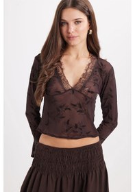 Resim Tudors Kadın Slim Fit Dar Kesim V Yaka Uzun Kollu Dantel Detaylı Kahverengi Bluz-50783 