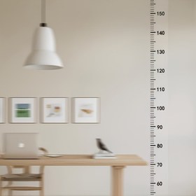 Resim 2m Duvar Yükseklik Ölçüm Kartı - Okunması kolay, modern tarzda, ölçüm cetvelindeki ölçeği santimetre cinsinden olduğundan yükseklik değerlerini doğru bir şekilde okuyabilir. Altına dekoratif bileşenler eklenerek güzellik ve eğlence eklenebilir 