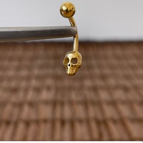 Resim 316 L Cerrahi Çelik Anti Alerjik 10 Mm Kuru Kafa Model Göbek Piercingi Kuru Kafa Piercing Siyah 