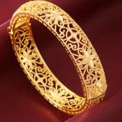 Resim 1 Adet Kadınlar İçin Şık Vintage 18K Altın Kaplama Çiçekli Açık İşlemeli Ayarlanabilir Manşet Bilezik - Düğünler, Partiler, Resmi Etkinlikler için Çinko Alaşımlı Takı, Yıl Boyu Kullanılabilir Hediye 