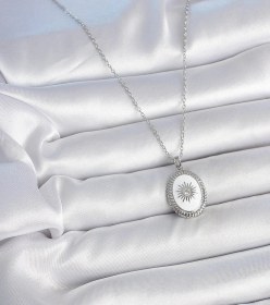 Resim Dodes Dodes 316l Çelik Gümüş Renk Beyaz Mineli Güneş İşlemeli Nazar Boncuk Detay Madalyon Model Kadı Çok renkli 