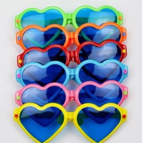 Resim MCM Group Mega Boy Büyük Kalp Şekilli Parti Gözlüğü 12 Adet Rengarenk - Lisinya 