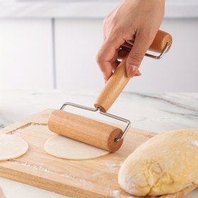 Resim Kolay Tutuşlu Çift Taraflı Merdane - Paslanmaz Çelik & Ahşap, Pizza, Turta, Kurabiye, Mantı & Erişte için Mükemmel - Temel Mutfak Aleti 