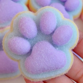 Resim Gökkuşağı Mor Kedi Pati Oyuncak - Kalp ve Pati Tasarımı ile Yumuşak Sıkıştırılabilir Fidget Oyuncak, Ofis Masa Dekoru, Okul Ödülleri, Noel Paskalya Sevgililer Günü, Arkadaşlar için Paylaşılan Eğlenceli Hediye, Kedi Oyuncakları, Masa Aksesuarı, Eğlenceli Tasarım, Dayanıklı İnşaat 