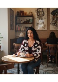 Resim Artepieza Kısa Kesim Bordo Koton İplik Motifli Bolero Hırka-bordo Siyah Krem Renginde Bağlamalı El Örgüsü Kısa Bolero Çok Renkli 