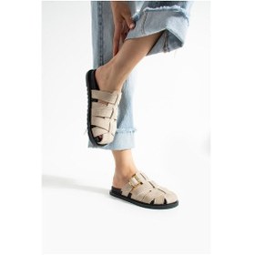 Resim Julia Kadın Kahverengi Tokalı Detaylı Terlik Sandalet Bej 