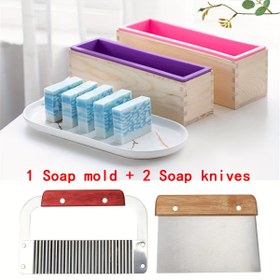 Resim 44oz silikon sabun yapımı seti, kalınlaştırılmış silikon kalıplar, ahşap kutu, ahşap kapak, paslanmaz çelik dalga ve düz kesme aletleri içerir. İki boyutta mevcuttur: 1400ml ve 940ml. El yapımı sabunlar, alçı mumları ve çeşitli sanat projeleri için uygundur. Kalıplar yumuşak, kolay temizlenir, yapışmaz ve ısıya dayanıklıdır 