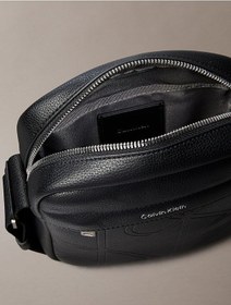 Resim Calvin Klein Erkek Emblem Aop Emboss Omuz Çantası-14751 Siyah 