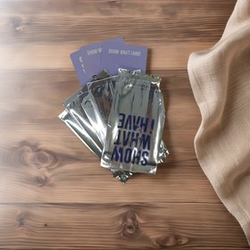 Resim Evde Yapılan I-V-E Dünya Turu Konseri, Tatiller, Okula Dönüş ve Arkadaşlar ve Hayranlar için İdeal Olacak Rastgele Kartpostal. 