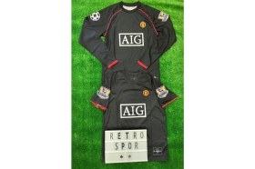 Resim Ikili Set 2008 Sezonu Nostalji Cristiano Ronaldo Manchester United Uzun ve Kısa Kol Siyah Renk Nostalji Forma / 