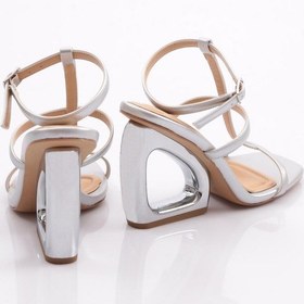 Resim Dgn 2441 Kadin Topuğu Delikli Abiye Ayakkabi 2441-2219-R0626 Gümüş 