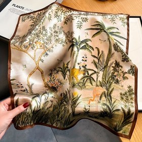 Resim Kadınlar için Tropikal Orman Desenli Kare Eşarp - Bohem Çiçek, Maymun ve Palmiye Ağaçları - Hafif & Nefes Alabilen Yapışmaz Dokuma, Plaj, Seyahat ve Günlük Kıyafetler İçin - Yumuşak Bej Arka Planlı Dekoratif Aksesuar, Canlı Tasarım, Kolay Bakım Kumaş, Doğa Esintili Baskı, İpeksi Doku, Moda Aksesuarı, Boho Tutkunlarına Özel 