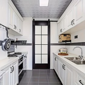 Resim Çok sayıda endüstriyel siyah metal kayar ahır kapı donanımı kiti, ahşap kapılara uygun, ev dolabı takip sistemi, ahır kapı asma rayı dolap donanımı siyah ray hareketli ray ahır kapısı karbon çelik kaydırak aksesuarları 