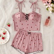 Resim Kadınlar için Yumuşak Pembe Çilek Baskılı Pijama Takımı, Fiyonk Detaylı - Rahat Dantel Süslemeli Cami Üst & Elastik Bel Şort, Her Mevsim İçin Şık Uyku Giysisi 