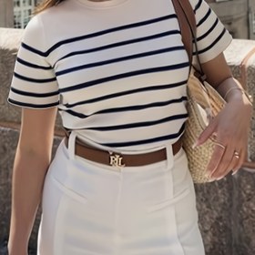 Resim Yeni Kadın Yuvarlak Yaka Çizgili Baskılı İnce Kısa Kollu T-Shirt, Günlük Giyim İçin Şık ve Basit. 