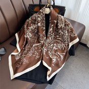 Resim Kadınlar İçin Büyük Kare Şal - Zarif Çiçek Desenli Kahverengi/Bej/Siyah/Beyaz, Esnek Olmayan Yumuşak Kumaş Boyun Sarmağı, Şık ve Günlük Kullanım İçin, Makinede Yıkanabilir Şık Aksesuar, Çok Amaçlı Vintage Tasarım, Lüks Hissiyat, Moda Tutkunları İçin, Klasik Baskılı, Hafif Malzeme, Ofis Giyimi 