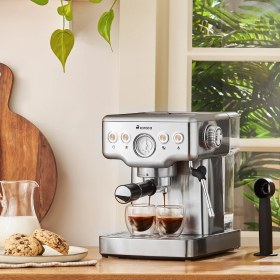 Resim Karaca Coffee Art 1353 Süt Köpürtücülü 20 Bar Basınçlı Espresso, Latte Cappuccino Americano Makinesi 