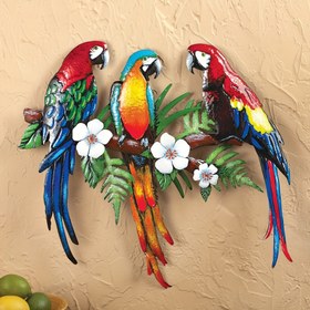 Resim 1 Adet Üç Papağan Heykeli - Kırmızı, Mavi, Sarı ve Yeşil Tüylere Sahip Tropikal Macaw Duvar Dekoru - UV Metal Sanat Eseri, Oturma Odası, Bahçe, Veranda İçin - Sevgililer Günü, Anneler Günü, Babalar Günü Hediyesi - Dayanıklı İç Mekan/Dış Mekan Asma Süsleme, Kuş Dekorasyonu, Çiçek Detaylı İşçilik 