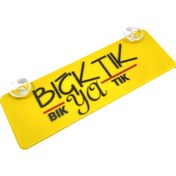 Resim Oto Aksesuarcım Bıktık Ya Bık Tık Yazılı Sarı Dekor Plaka Vantuzlu Cam Süsü 22x7.5cm 
