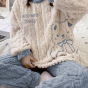 Resim Kadınlar İçin Mavi Sevimli Ayı ve Karikatür Papyonlu Nakışlı Polar Astarlı Kalınlaştırılmış Uzun Kollu Yuvarlak Yaka Üst ve Pantolonlu Rahat Bol Kesim Sonbahar ve Kışlık Pijama Takımı 