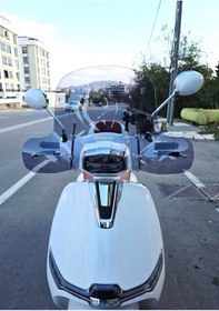 Resim Motocam Yuki Mojito 50 Ön Cam 2022-2026 Model 43cm Füme Renkli 4mm Elcikli Aparatsız 