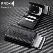 Resim 1 Adet Kişiselleştirilmiş İsimli Erkek ve Kadın Karbon Fiber Desenli RFID Engelli Cüzdan, Tek Dokunuşla Açılır Tasarım, Hırsızlık Önleyici, Minimalist Tarz, Alüminyum Alaşımlı Kasa, Çoklu Bölmeli Çift Katmanlı Para Cebi, Profesyonel Siyah 