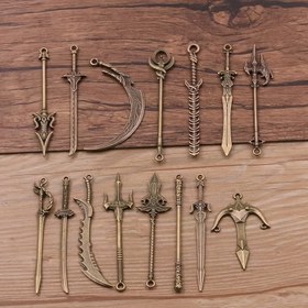 Resim 15 adet metal antika silah heykeli, ev ve mutfak dekorasyonu için uygun, iç ve dış mekanlarda kullanılabilir, tarih severler için bir koleksiyon 