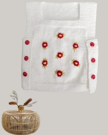 Resim Beyaz El Örgü Sıfır Kollu Bebek Yeleği Kırmızı Çiçekli Beyaz Beyaz - Pembe 