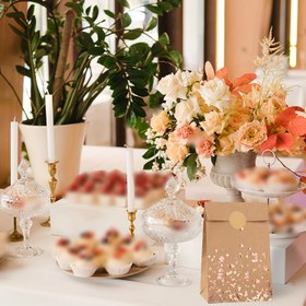 Resim 22 adet Bronz ve Gül Altın Kraft Kağıt Hediye Çantaları ve 12 Sticker - Sevgililer Günü, Düğün, Doğum Günü, Çay Partisi ve Kutlamalar için Uygun 