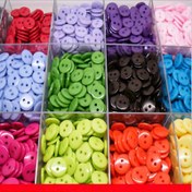 Resim 500 Adet Canlı Renkli 2 Delikli Reçine Düğme, 9mm - Dayanıklı El İşi Düğmeleri DIY, Giysi, Çanta, Şapka ve Ev Dekoru İçin - Kolay Kullanım & Her Seviyeye Uygun 