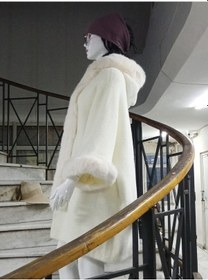 Resim Bohem Stil İtalyan Angora Cepli Kapüşonlu Kürklü Kaban 85 Cm -8901 Ekru 