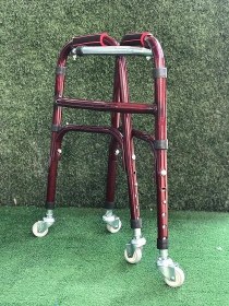 Resim Seral Medikal Alüminyum Denge Destekli Yürüteç, 4 Tekerli 