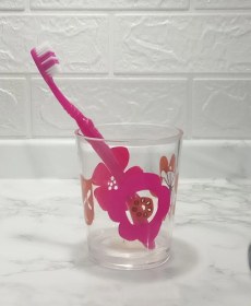 Resim 2 Adet Diş Fırçalık Ve Macun Kabı Kırmızı Papatya Akrilik 8x8x9cm Banyo Seti Çok Renkli 